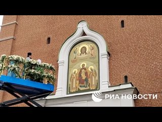 Патриарх Кирилл освятил воссозданную надвратную икону Спаса Нерукотворного, расположенную на внутренней стороне Спасской башни К