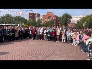 Митинг у памятника Блокадному трамваю