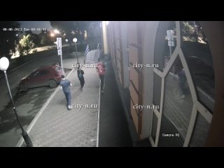 В Новокузнецке камера наблюдения запечатлела ночных распространителей наркорекламы