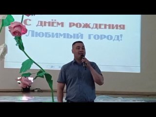 Анатолий Макушев поздравил ветеранов с Днём города