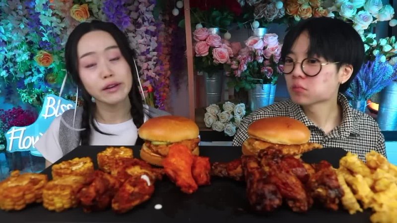 She Faked Her IMAGINARY Boyfriends DEATH So Her Mom Would Pay Attention To Her   WingStop Mukbang