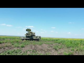 #СВО_Медиа #Воин_DV
Работа ЗРК “Тор-М2“ 29 армии по прикрытию неба на Угледарском направлении.