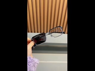 Поляризационные солнцезащитные очки с жидкостью внутри