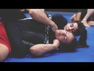 Helena Crevar Works Specific Back Control Rounds At New Wave