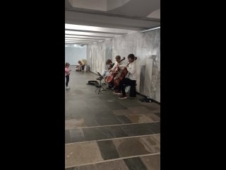 Минск, метро, музыканты