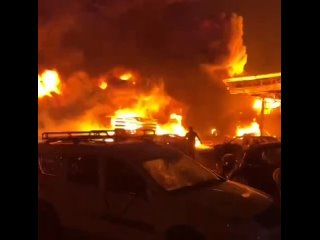 ️ ️ À Makhachkala, il y a eu une explosion dans un service de voiture