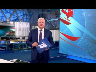 АНАТОЛИЙ САГАЛЕВИЧ, СОЗДАТЕЛЬ И ПИЛОТ ГЛУБОКОВОДНЫХ АППАРАТОВ «МИР», ПРИНИМАЕТ ПОЗДРАВЛЕНИЯ.