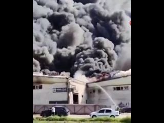 Пожар в турецкой провинции Бурса охватил 10 фабрик