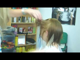Hair Salon Secrets - Amazing teenager turning blonder with a sexy casual bob