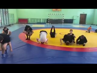 Тренировка самбистов в отделении Клуба самбо Vladimir в селе Гагино!