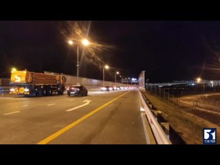 Ночью восстановлено реверсивное движение автотранспорта по Крымскому мосту по крайней правой полосе направления Тамань – Керчь
