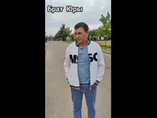 Могила Юрия Шатунова . Приехал брат Юрочки на могилу. Как они похожи .