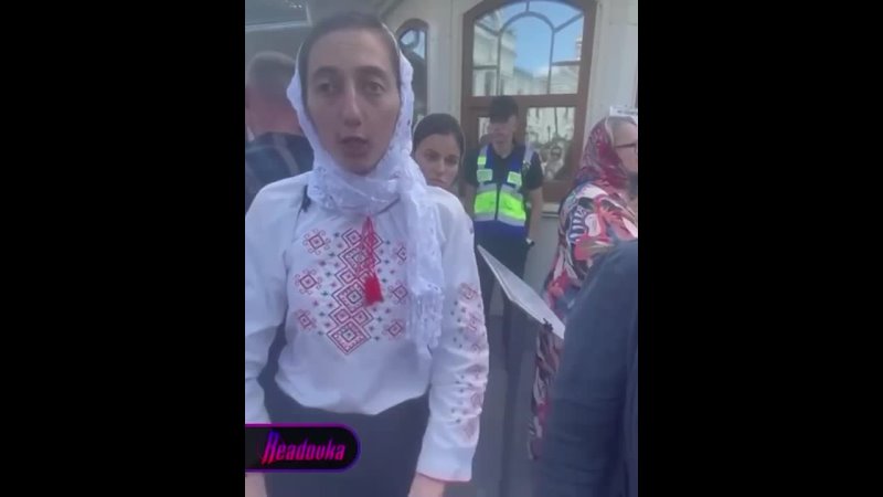 Ukrainian police forcibly drag parishioners from Kyiv Pechersk Lavra territory