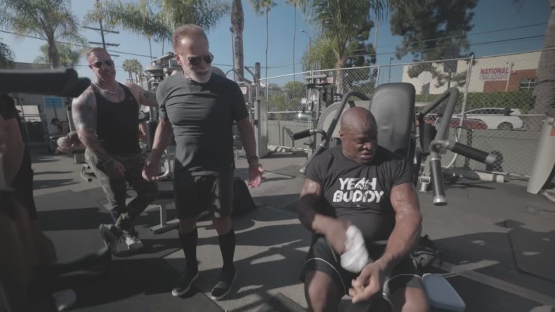 Arnold Schwarzenegger Ronnie Coleman TRAIN TOGETHER at Golds Gym