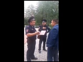 В Краснообске полиция пыталась задержать Кандидата в Губернаторы Новосибирской области Романа Яковлева.