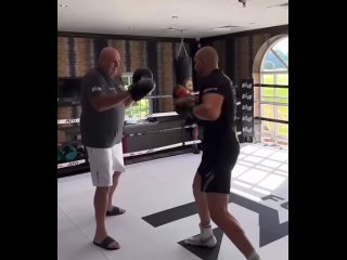 Отец Тайсона Фьюри тренирует ещё одного своего сына 🥊