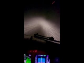 Вот как выглядит полет в дождь
Завораживает (видео)