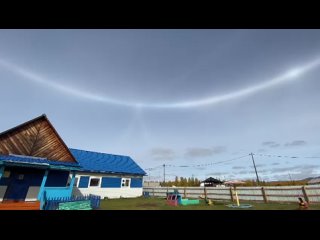 Очень редкое оптическое явление наблюдали жители Якутии - необычное солнечное гало