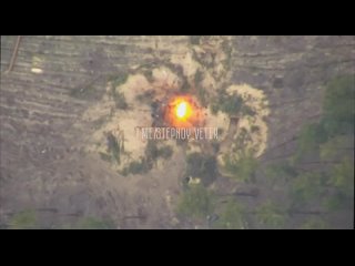 Спецназ ВДВ ударом БЛА-камикадзе «Ланцет» отправляют полевой склад БК в Серебрянском лесничестве прямиком в ад