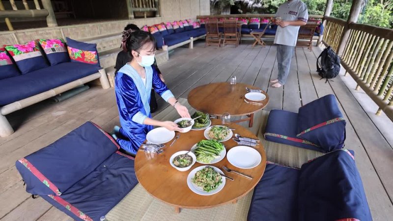 Unforgettable Lunch in Northern Thailand!! 🎋 Aunty Cooks MOUNTAIN THAI FOOD in Chiang Rai!