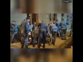 В Ереване есть пострадавшие среди полицейских, протестующие применили оружие.