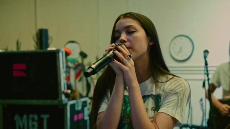 Olivia Rodrigo all american bitch (live from