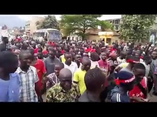 🇺🇬 La police ougandaise interdit les rassemblements d’opposition de Bobi Wine