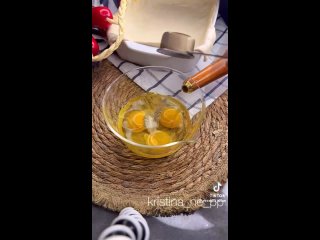 Киш с курицей и грибами - очень вкусно! (видео)