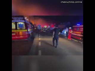 Эпичный взрыв произошел на заправке сжиженного газа в Румынии под Бухарестом  По предварительным дан