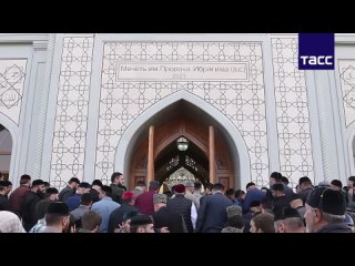 🔤🔤🔤❗️ Новую мечеть на 4 тысячи человек открыли в Грозном.