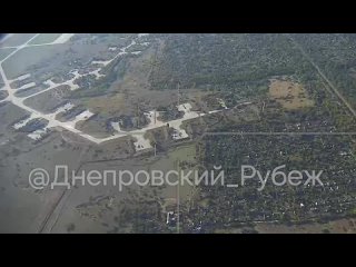 #СВО_Медиа #Военный_Осведомитель
❗️Удар “Ланцета“ по МиГ-29 ВС ВСУ на аэродроме Долгинцево в Криворожской области.