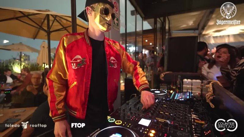 Satin Jackets at Toledo Rooftop (Mexico City)