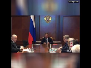 По поручению Путина Медведев посетил полигон вблизи линии боевого соприкосновения в ДНР  Пообщался с