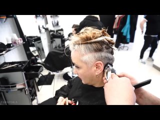 Tarantula - SHORT UNDERCUT PIXIE WITH SIDE BANGS - BLONDE HAIR