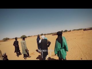 Врагу не сдаётся наш гордый туарег

Бойцы «Группы Вагнера» ведут на допрос взятых в Мали в плен лиц, которые подозреваются в сот