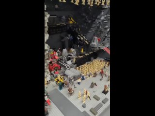 LEGO вышли на новый уровень: Рабочая Джеонозийская фабрика дроидов из Звёздных Войн