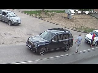 В Новочеркасске пьяный водитель врезался в другую машину и убежал с места ДТП