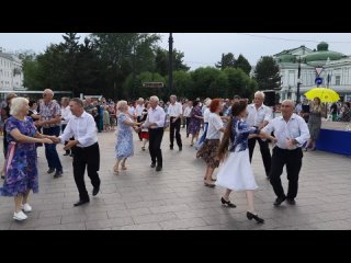 2023-08-05_17-57 танцплощадка Дня города 10.гранд-сеньоры Ча-ча-ча