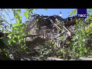 ▶️ Мужчина, оказавшийся под завалами дома, который обрушился после обстрела в Кировском районе Донецка, погиб. Об этом нам сообщ