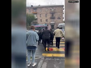 Полиция задержала 32 участника акций протеста во вторник в Ереване.
