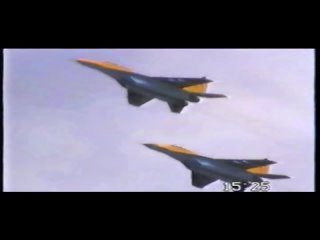 Авария г. на RIAT ’93. Пара МиГ-29С (б/№526 и 925 “чёрный“), лётчики-испытатели Тресвятский-Бесчастнов