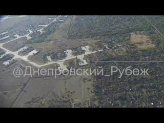 🇷🇺🇺🇦 The Dneprovsky Rubezh channel posted footage of the destruction of the Ukrainian MiG-29 fighter at the Dolgintsevo airfield