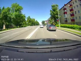 Любитель встречки: водитель легковушки в Южно-Сахалинске дважды грубо нарушил ПДД
Манёвры нетерпеливого водителя попали на видео