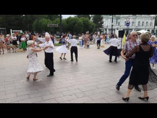 2023-08-05_17-56 танцплощадка Дня города 09+10 гранд-сеньоры La Самба Ча-ча-ча