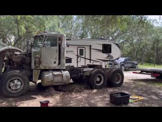 [Bruce Wilson] Peterbilt Semi Truck Parked Since 1996! Will It Start?