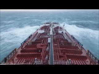 [DailyTop10s] 10 MONSTER WAVES VS SHIPS