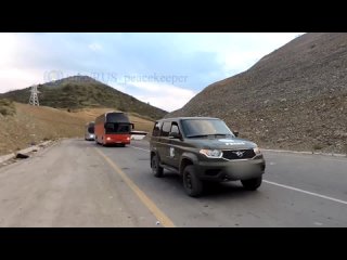 Une vidéo circule en ligne montrant le déplacement de la dernière colonne de réfugiés du Haut-Karabakh, accompagnés de soldats d