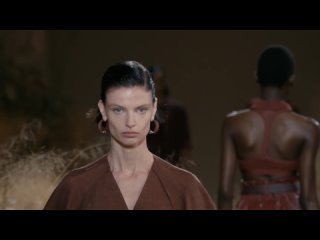 Hermès _ Womens spring-summer 2024 show /  Hermès _ Показ женской коллекции весна-лето 2024