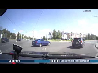 В Могилеве столкнулись автомобиль и электросамокат