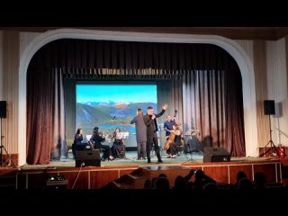 Дмитрий Нестеров - Журавли сольный концерт в городе Геническ Херсонской области РФ с оркестром